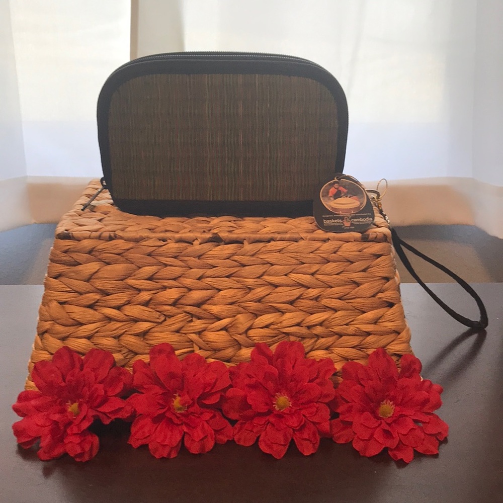 NWT Baskets of Cambodia purse